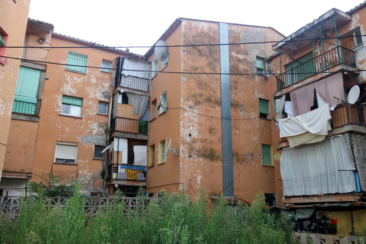 Les imatges de l'estat del bloc de la Creueta de Girona