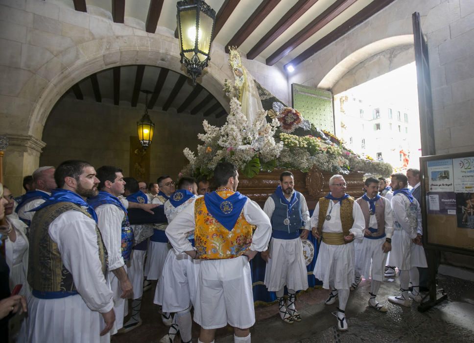 El Encuentro no procesiona en Alicante el Domingo de Resurrección.