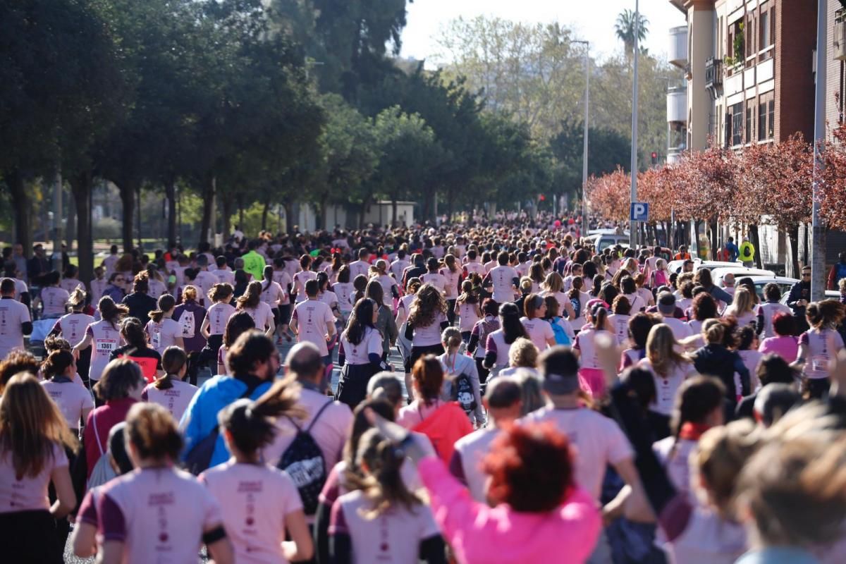 La Pink Running reúne a miles de mujeres deportistas en el Día Internacional de la Mujer