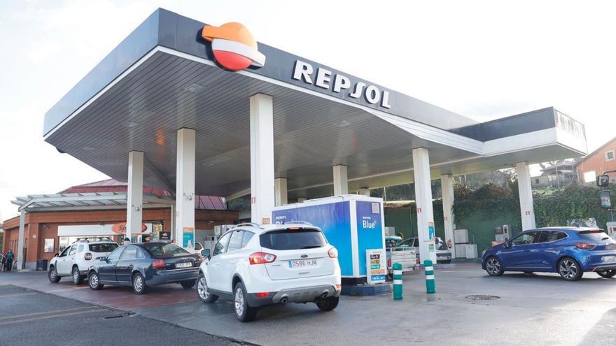 La razón por la que repostar gasolina sale más caro en Asturias que en cualquier otra comunidad