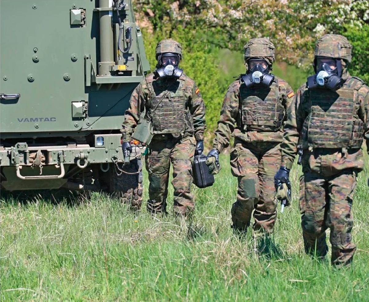 Militares españoles trabajando sobre el terreno.  | CEDIDA