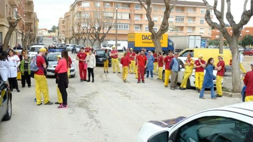 Un incendio en la factoría Carmencita de Novelda calcina una línea de producción