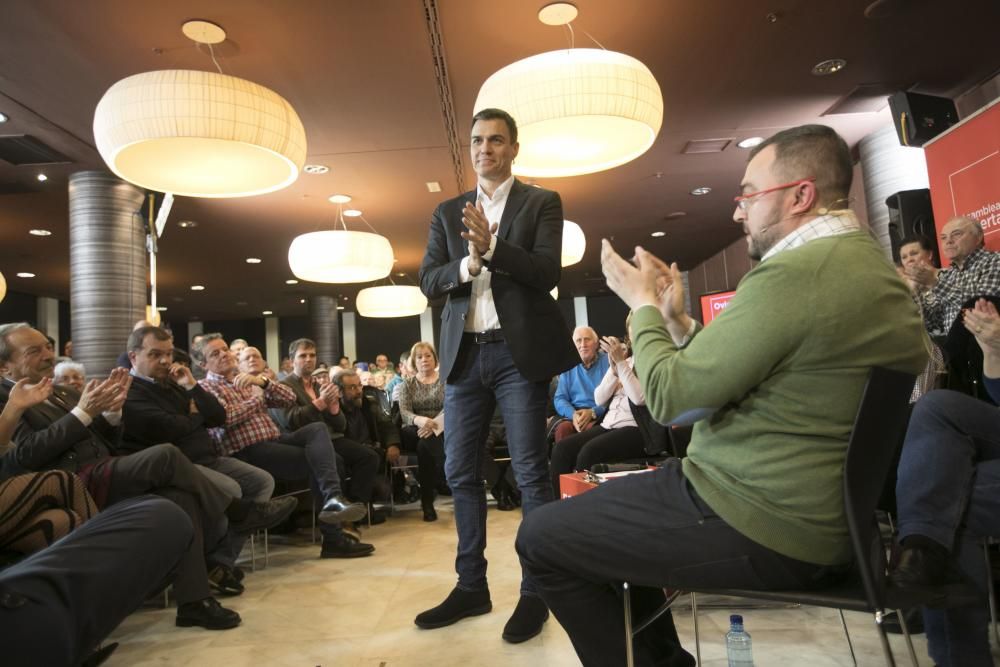 Asamblea con Pedro Sánchez en Oviedo