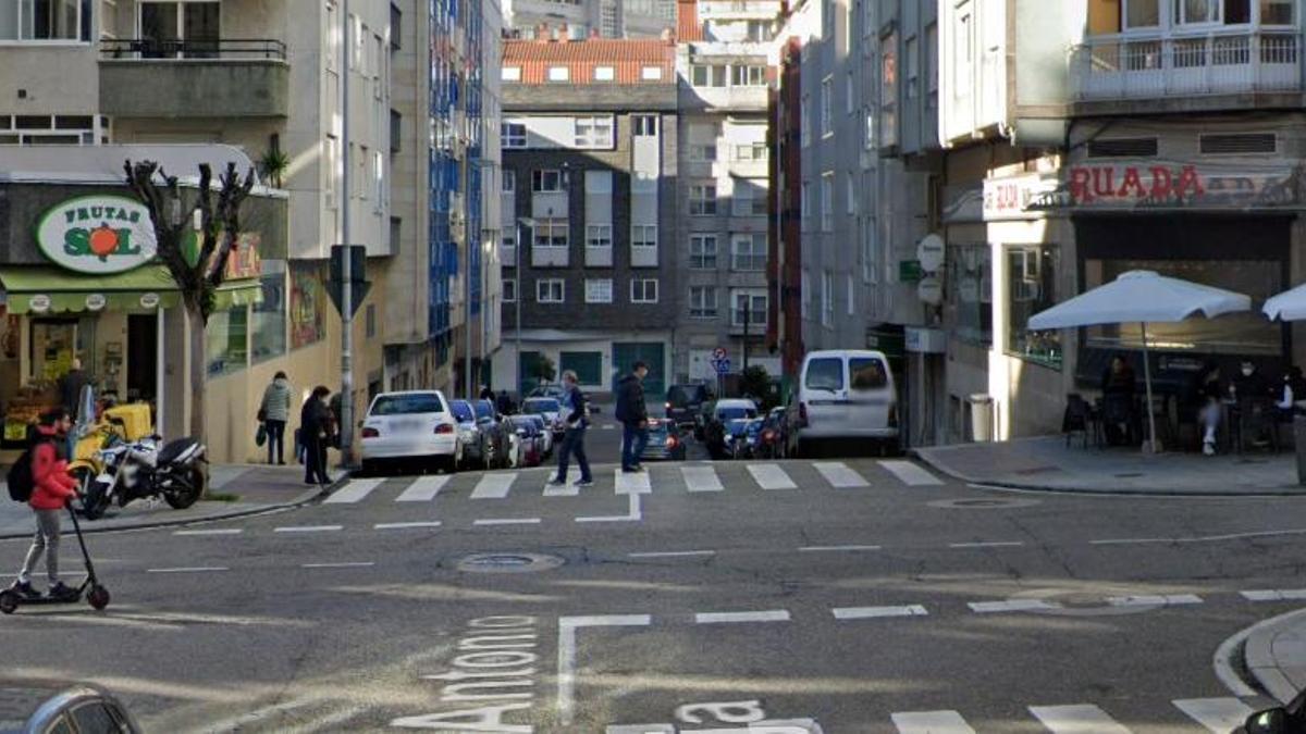 Lugar en el que ocurrió el accidente, en la intersección entre las calles Conde de Torrecedeira y Elio Antonio de Nebrija.