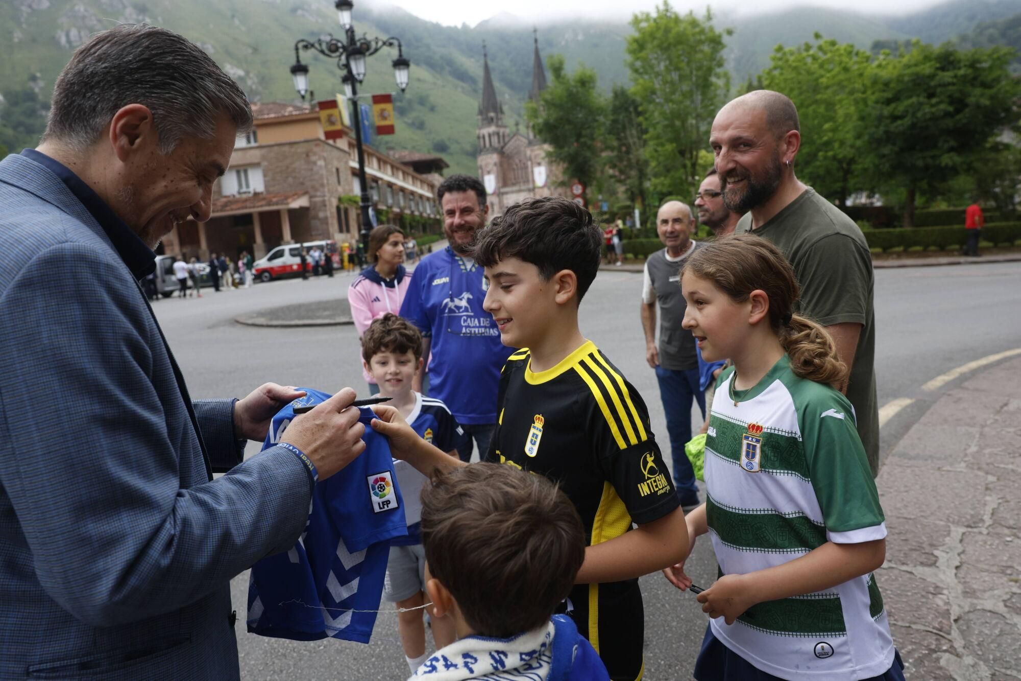 El conjunto carbayón visita a la Virgen de Covadonga