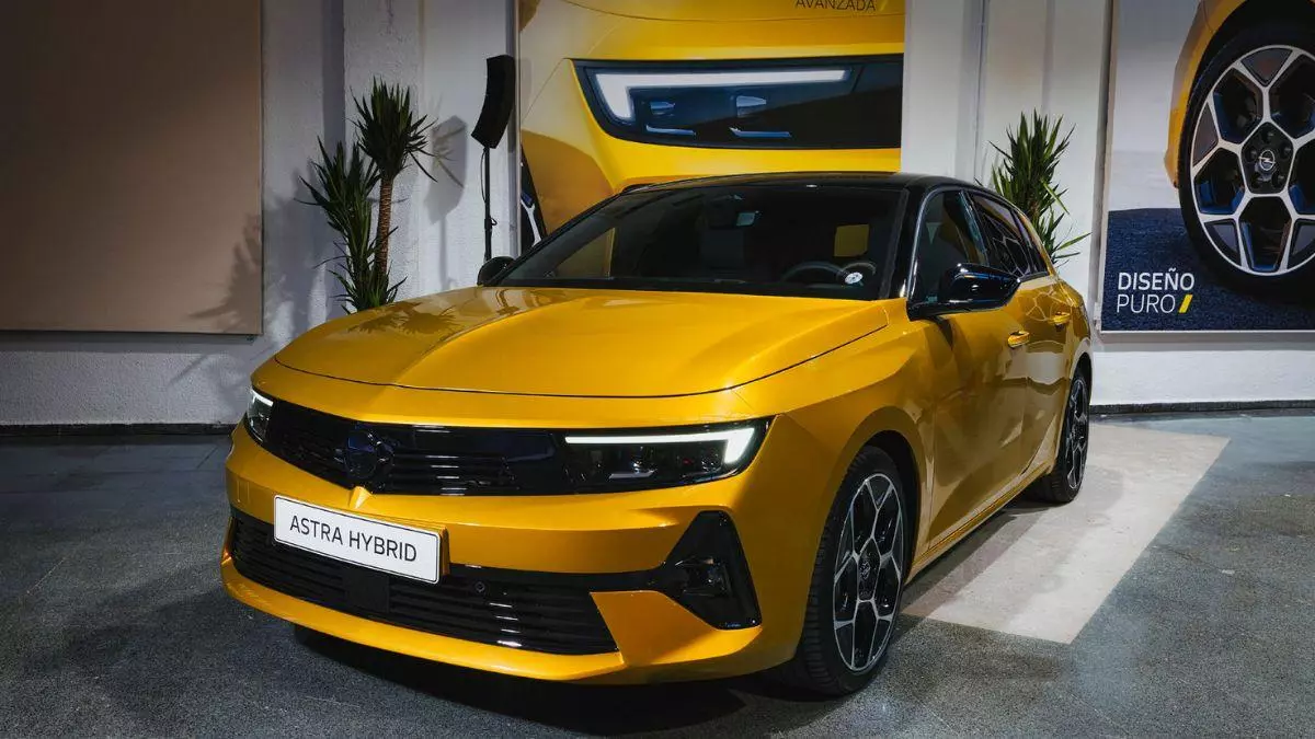 Así son los nuevos Opel Astra y Grandland