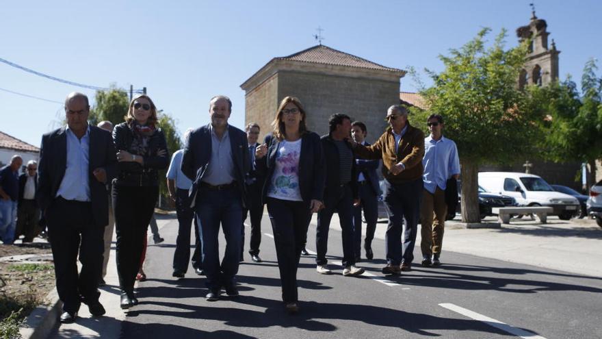 Martín Pozo junto a los alcaldes sayagueses en Gáname