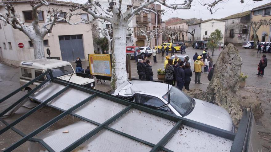 Un tornado s&#039;endú teulats i causa molts danys a l&#039;Empordà