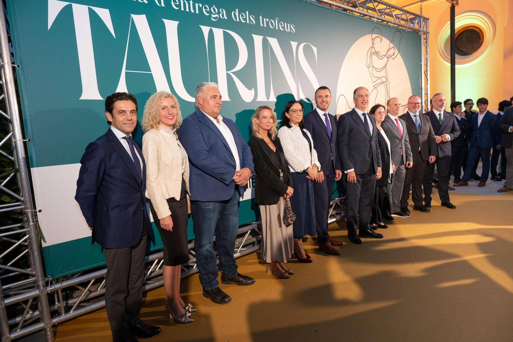 La gala de los premios taurinos de la Diputación de Valencia con Roca Rey, en imágenes