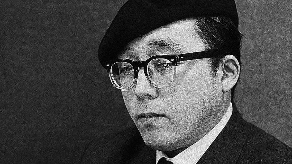 El escritor japonés Tetsuya Ayukawa, autor de 'El misterio del Cisne Negro'.