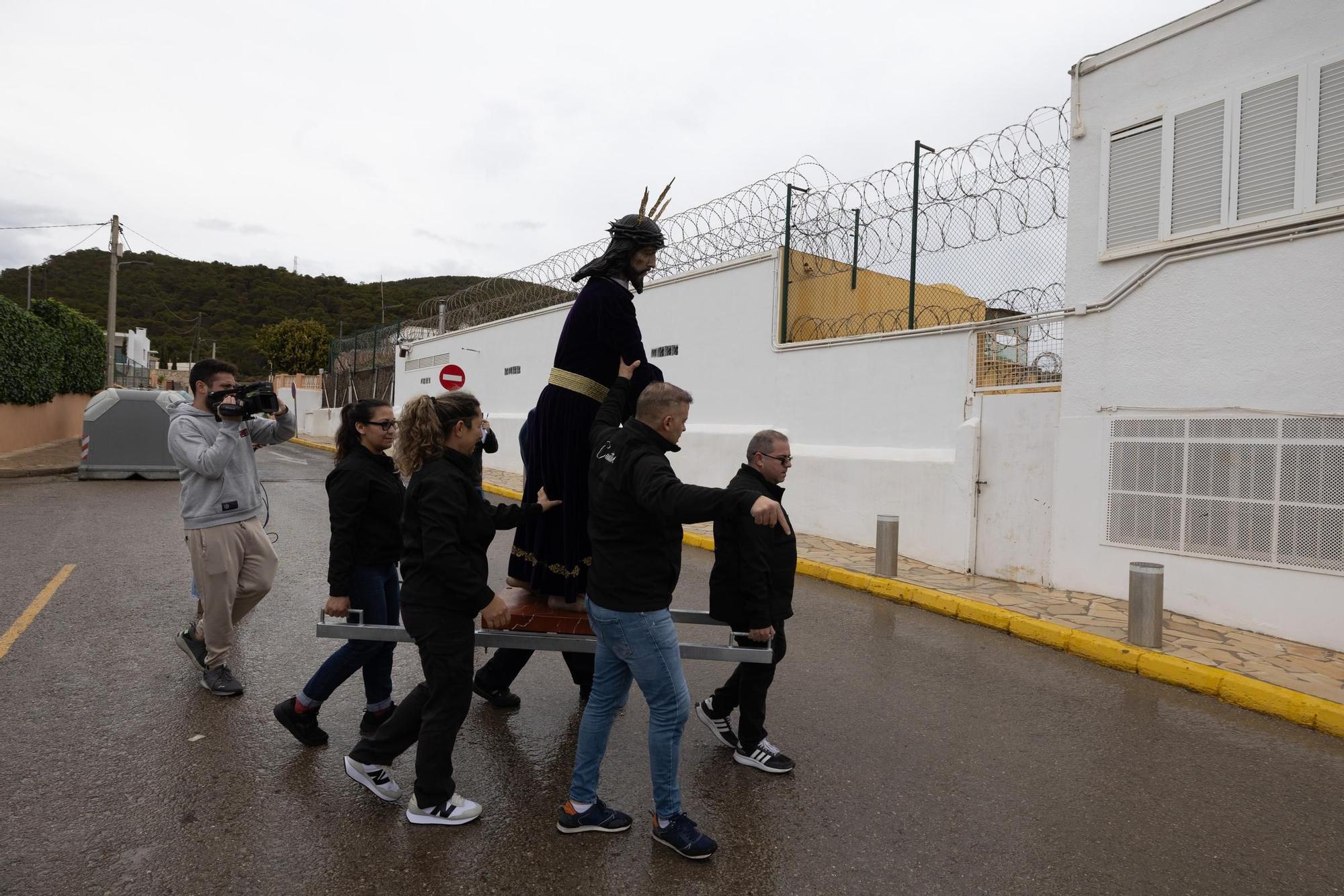 El Cautivo regresa a su cita con los presos de la cárcel de Ibiza