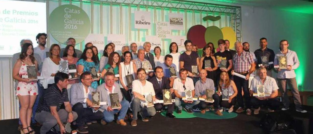 Todos los premiados en la Gala Catas de Galicia 2016, celebrada en el Edificio Simeón. // Iñaki Osorio