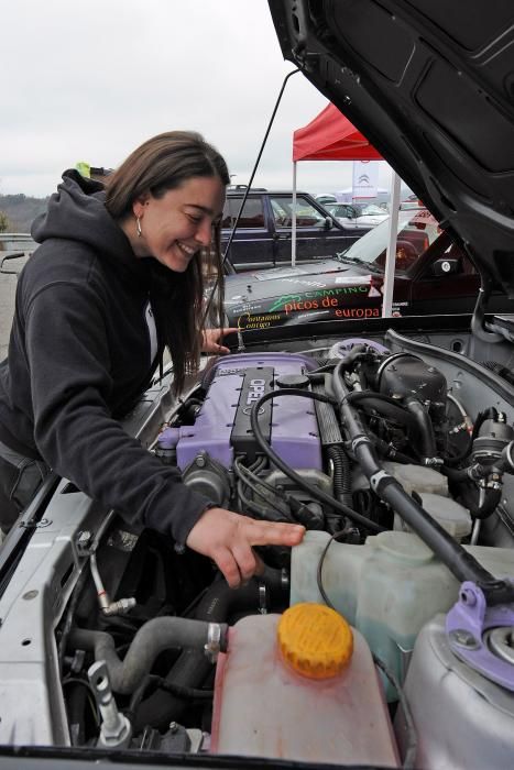 Exhibición automovilística en Langreo