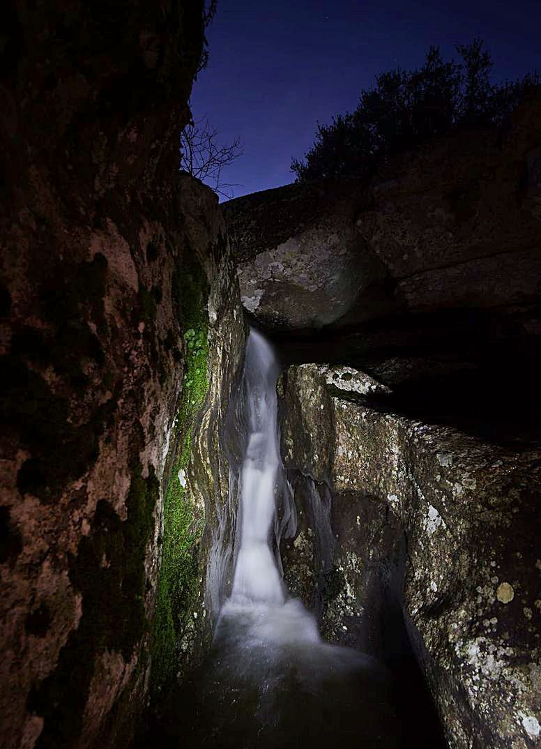  Cascada de Gáname por la noche.