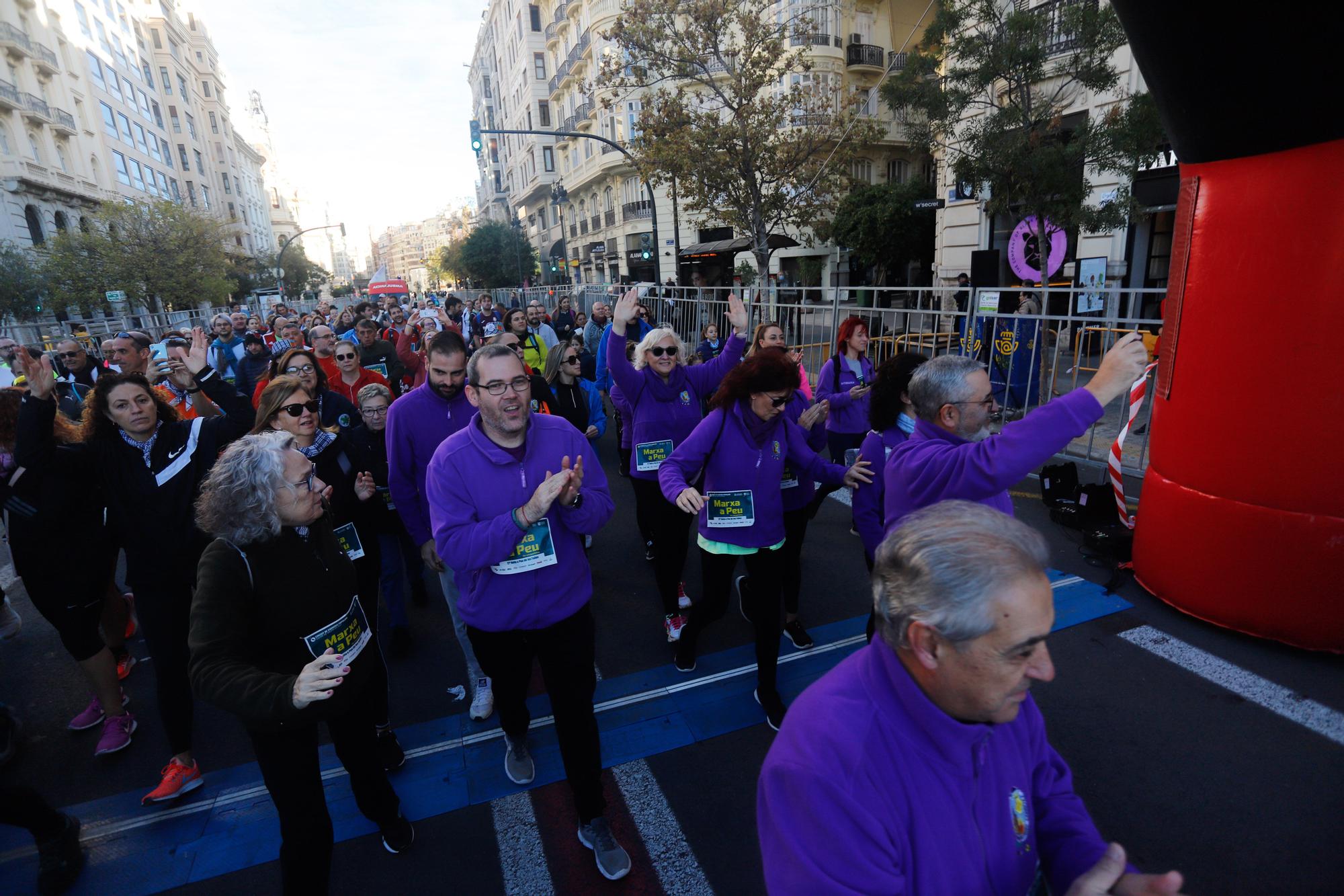 Búscate en la Volta a Peu Fallera