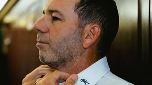 Sergio García, luciendo en su cuello la imagen de Seve como homenaje por sus 15 años ya desaparecido