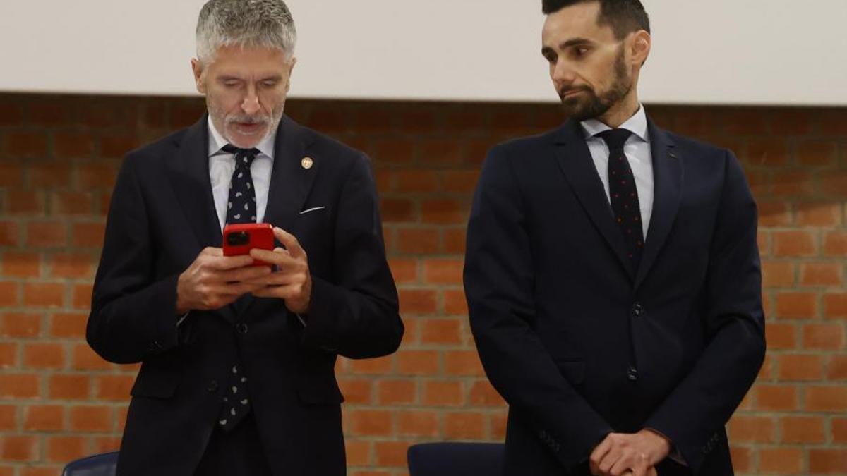 Marlaska y Pérez, el tándem que hasta ahora regía Interior, en una entrega de medallas de Protección Civil