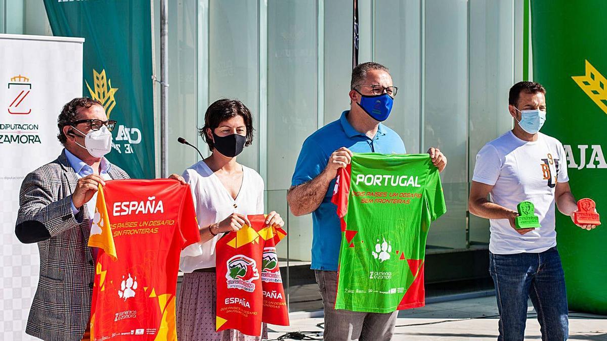 Participantes en la rueda de prensa de presentación de la carrera. / Sergio Villar