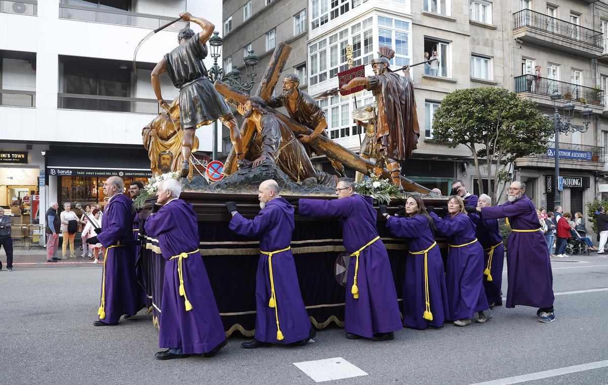 La procesión del Jesús del Silencio recorrió el centro de la ciudad