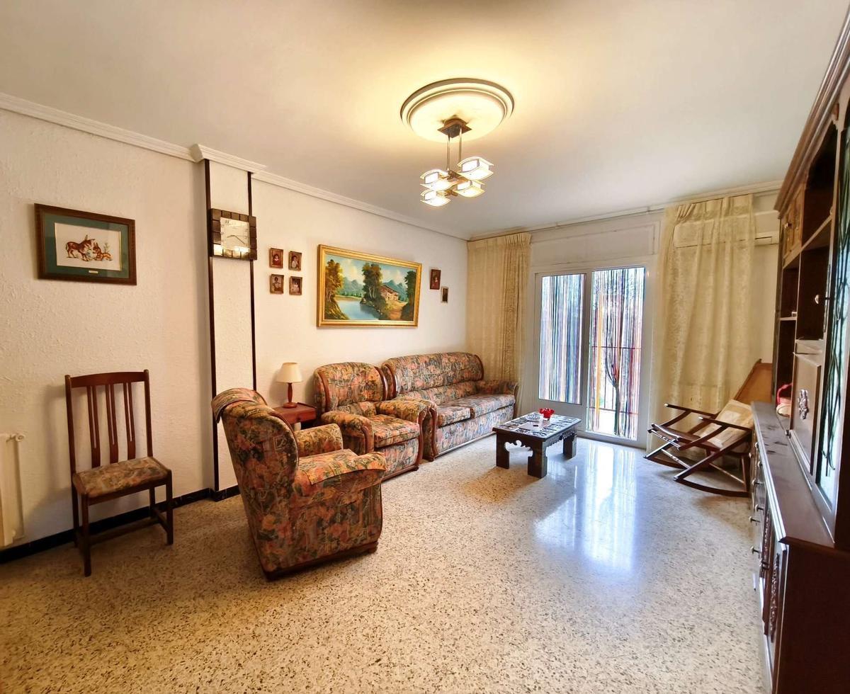 Tres habitaciones del amplio salón de Torrero