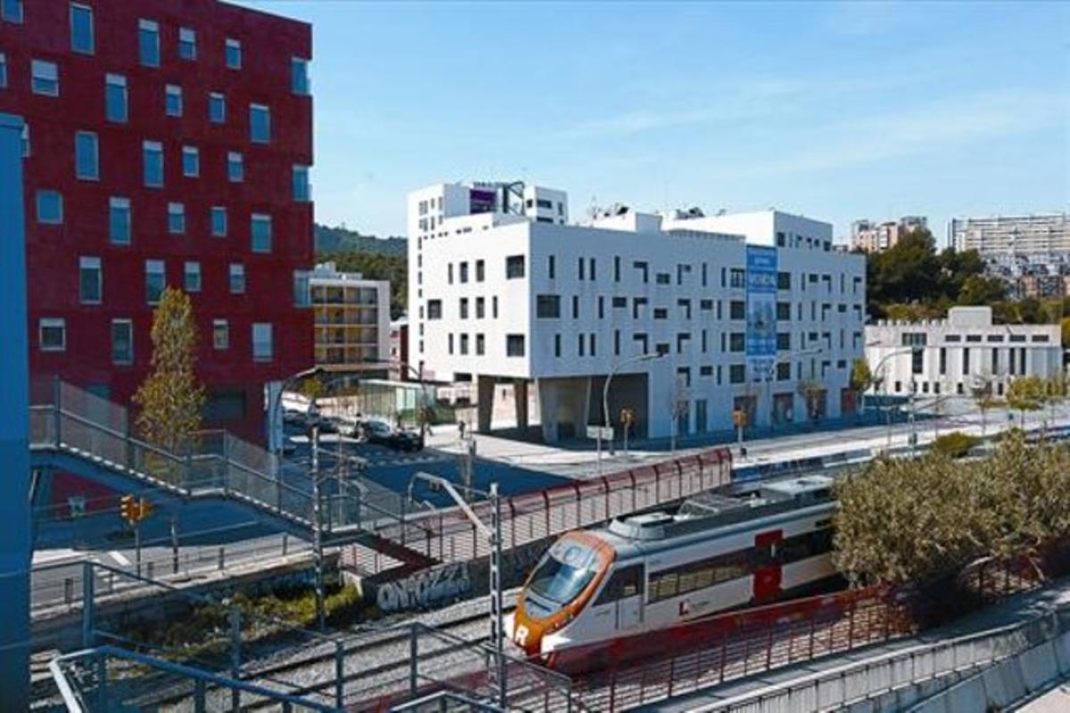 Dues de les promocions de vivenda pública buida rescatades per l’Ajuntament de Barcelona a Torre Baró, a la Zona Nord de Nou Barris, ahir.