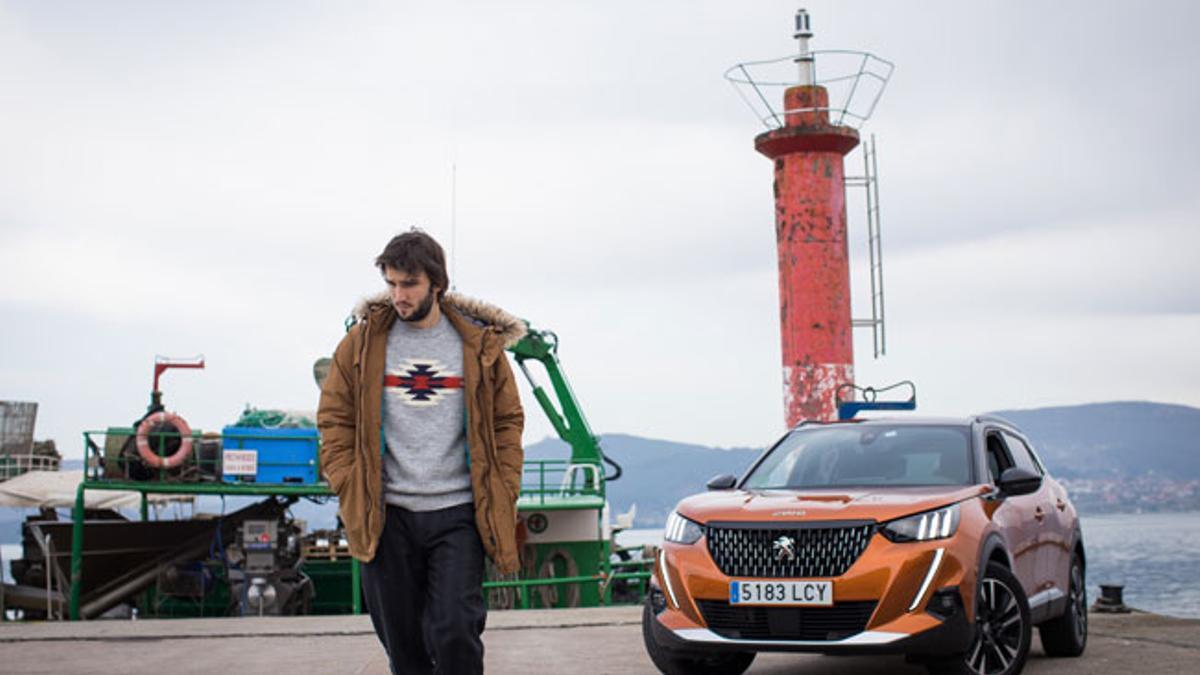 Lucas Vidal, con el nuevo Peugeot 2008