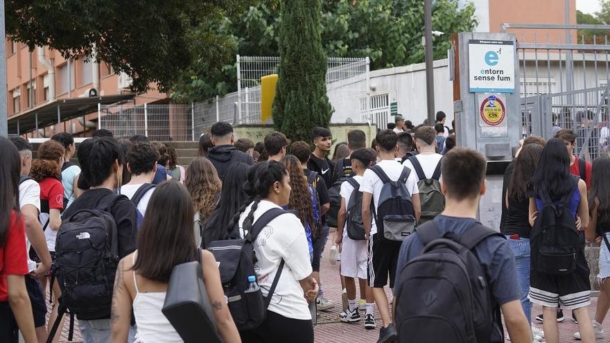 Menys de la meitat de joves gironins fan ús del català com a primera llengua