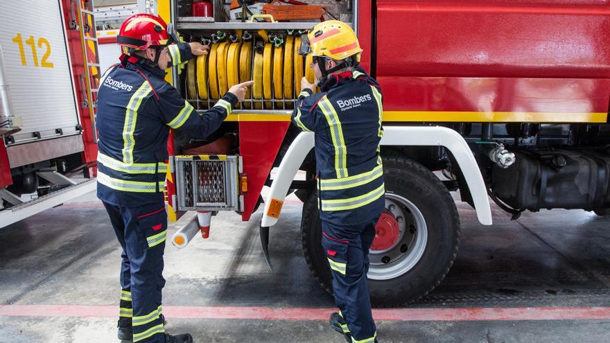 Bomberos en imagen de archivo.