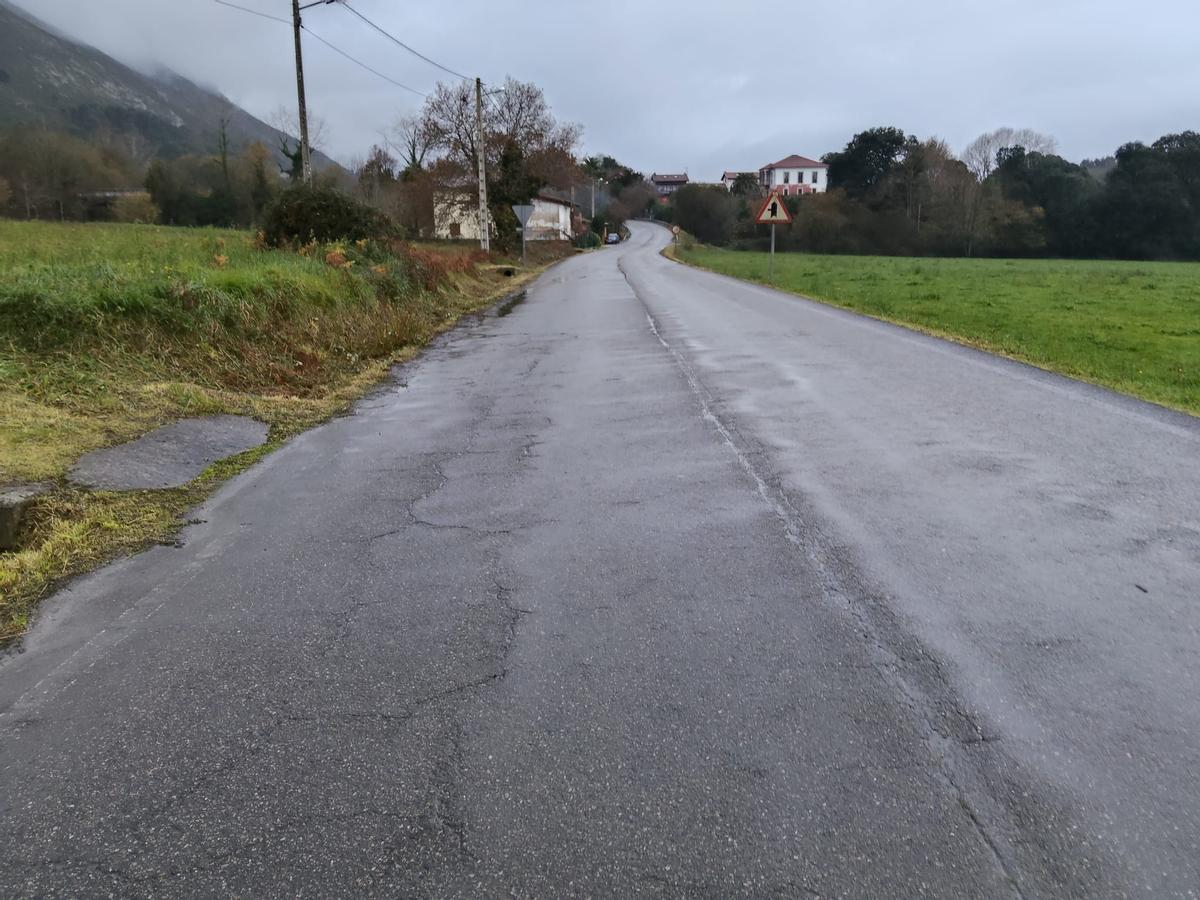 Obras de limpieza y desbroce en varios pueblos de Llanes Obras de limpieza y desbroce en varios pueblos de Llanes