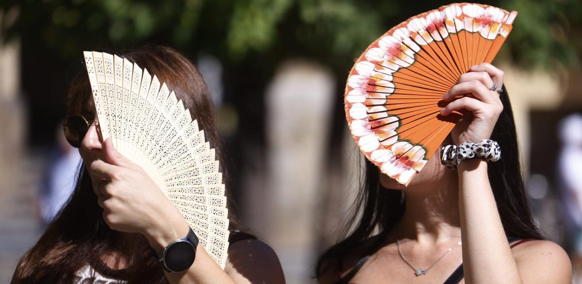 L’eclipsi arriba marcat per la calor extrema i l’alt risc d’incendis