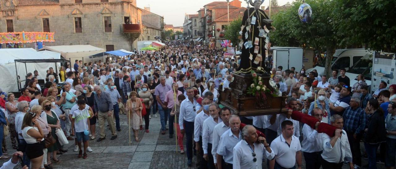 Procesión del lunes pasado. |  // NOÉ PARGA