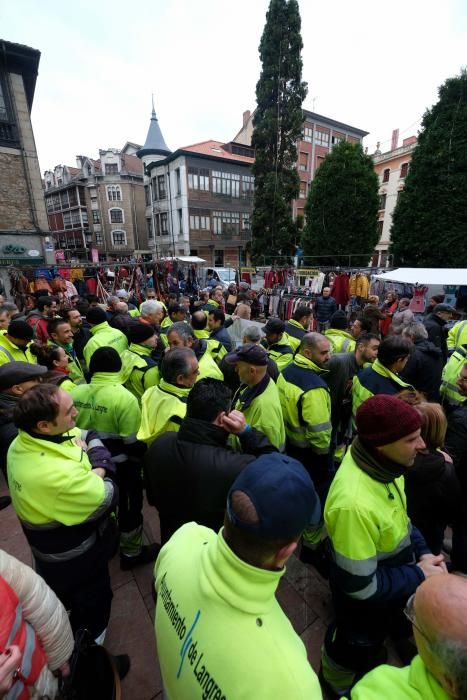 Protesta de trabajadores del Ayuntamiento de Langreo