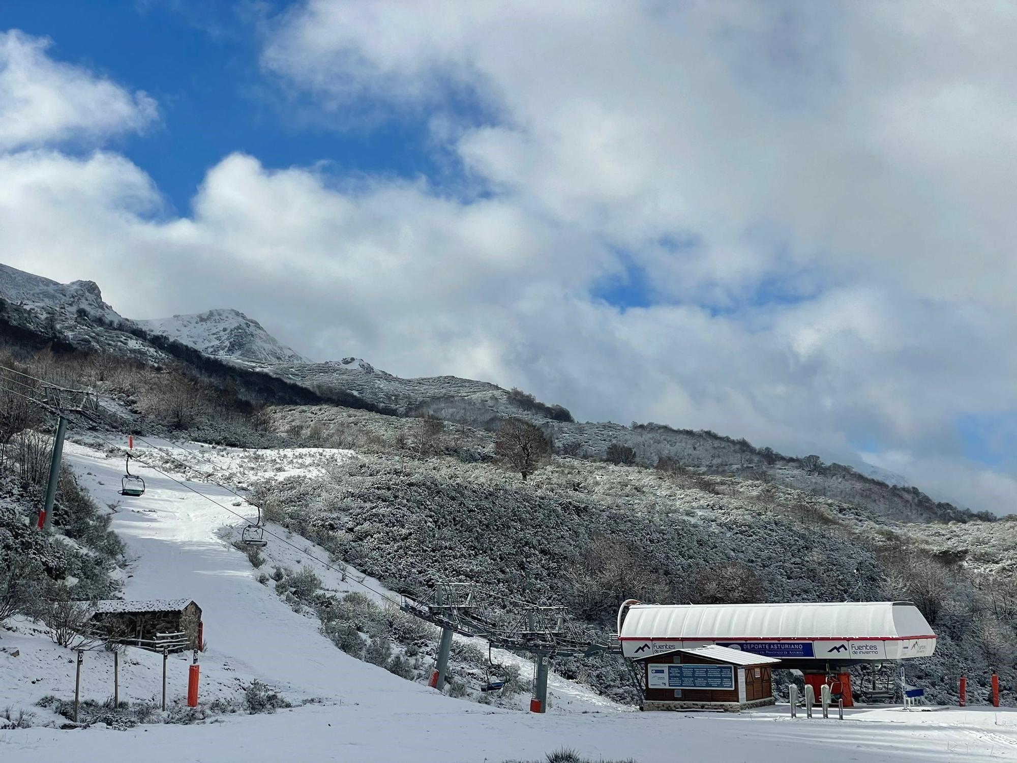 Valgrande-Pajares y Fuentes de Invierno reciben las primeras nieves