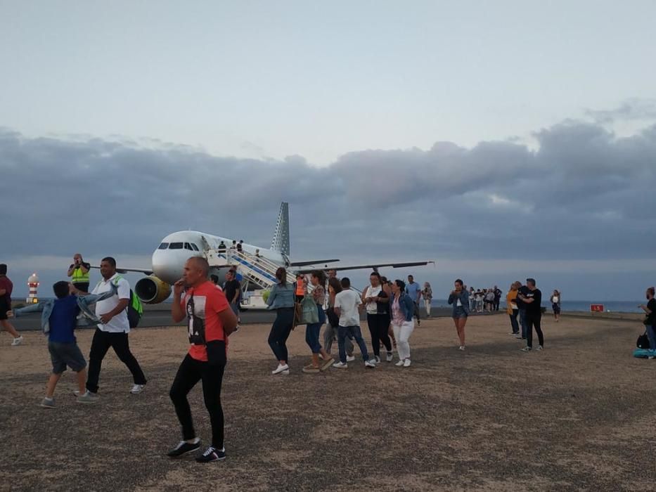 Desalojo de un avión en Fuerteventura por aviso de