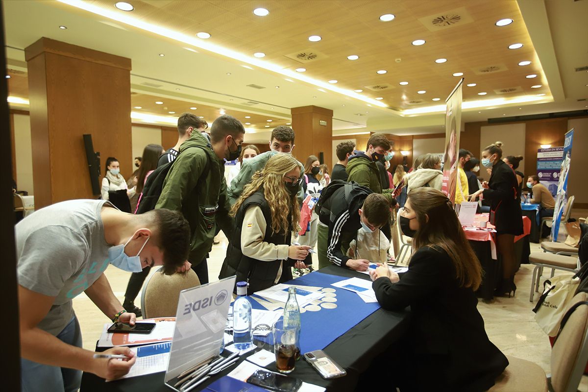 Unitour una feria para despejar las dudas de los estudiantes cordobeses