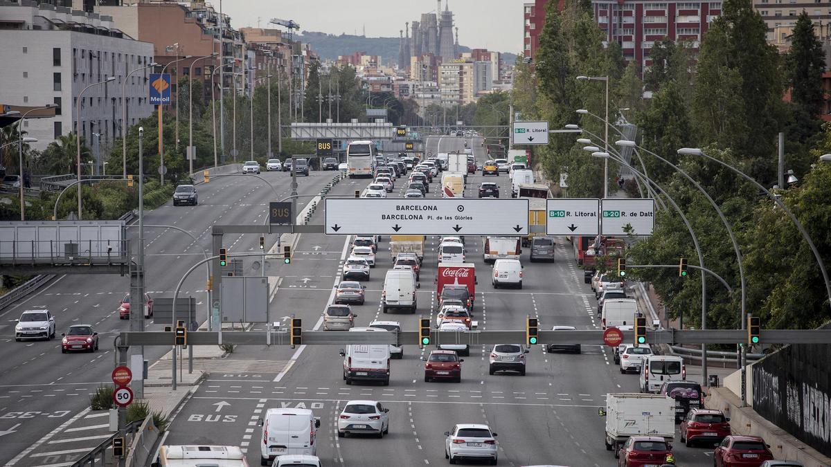 Tráfico en la Meridiana, a primera hora del día sin coches