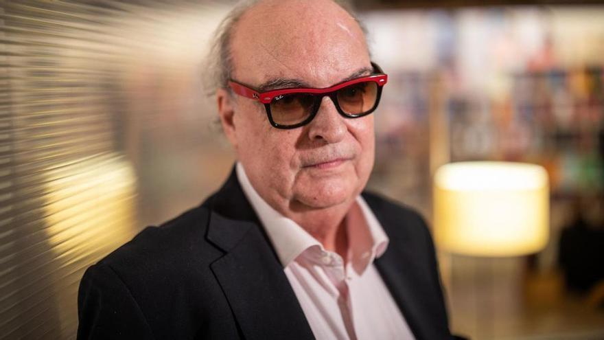 Enrique Vila-Matas, Premio Nacional de las Letras 2026: "A la IA le hago preguntas muy difíciles y la vuelvo completamente loca"