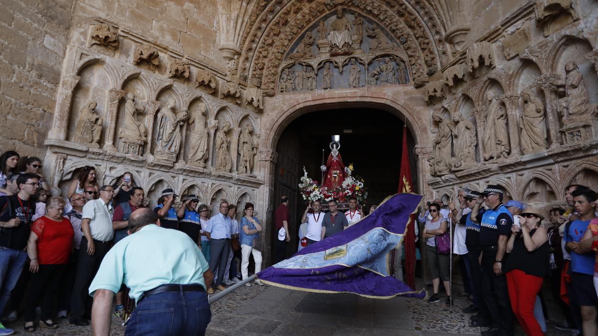 La Virgen de la Concha, en la iglesia de La Hiniesta en un año sin pandemia