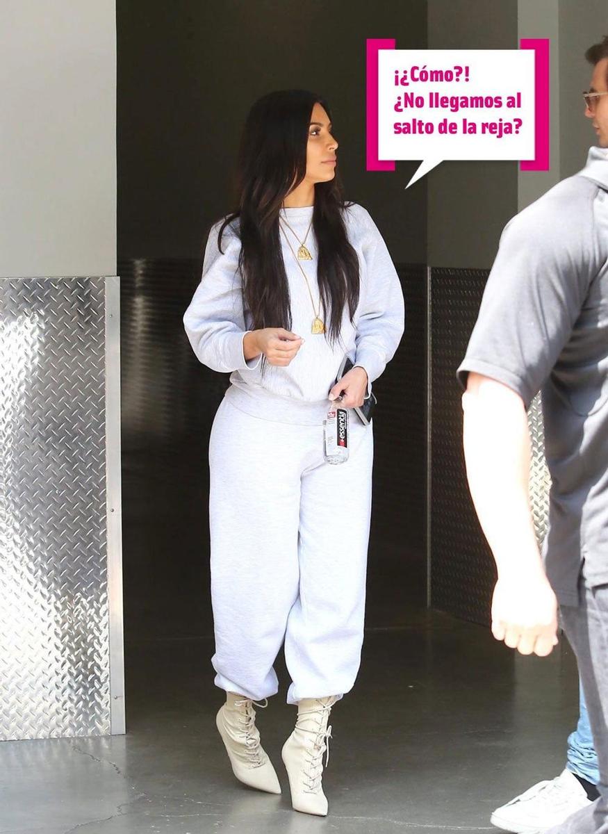 Kim Kardashian con medallas y chándal