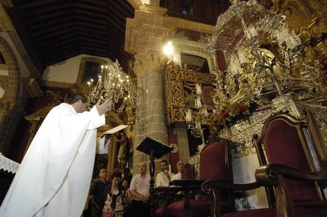 BAJADA DE LA VIRGEN DEL PINO DE SU CAMERIN