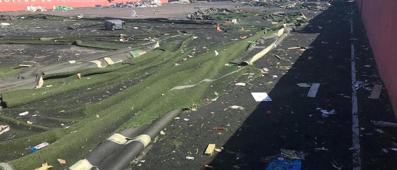 El campo de fútbol del casco de Garachico, destrozado tras el temporal de noviembre de 2018