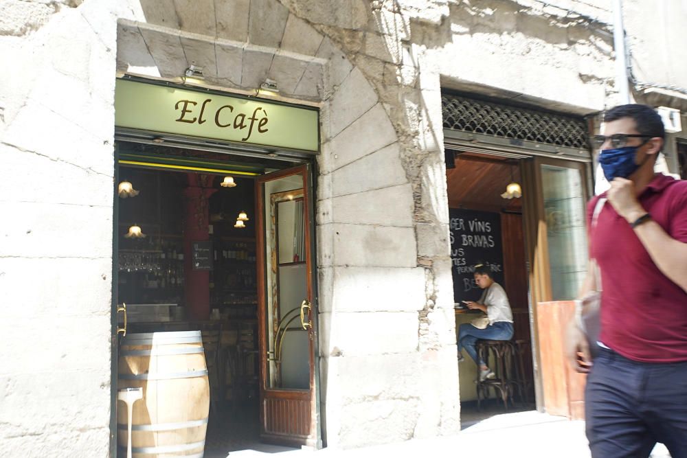 Tanca El Cafè del carrer Ciutadans de Girona