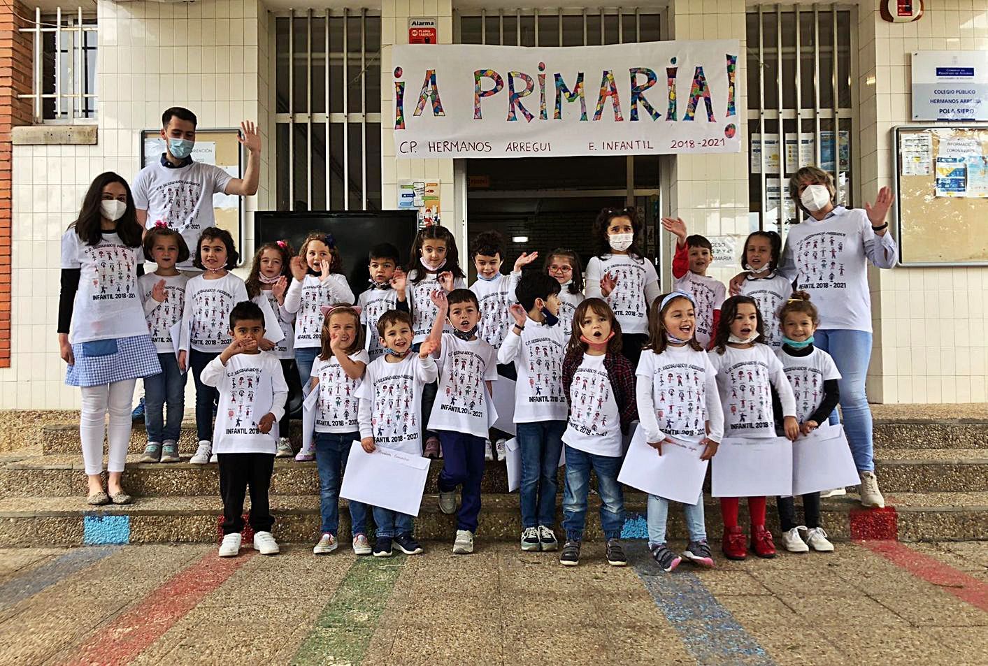 Alumnos del colegio Hermanos Arregui, de Pola de Siero. | Inés Gago