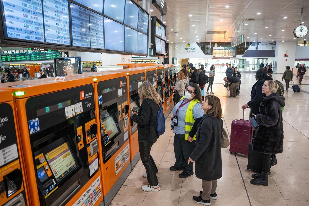 Usuarios del transporte público afrontan la pérdida de la bonificación de los billetes