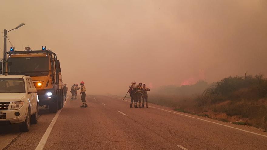 El incendio de La Culebra, a las puertas de Otero de Bodas