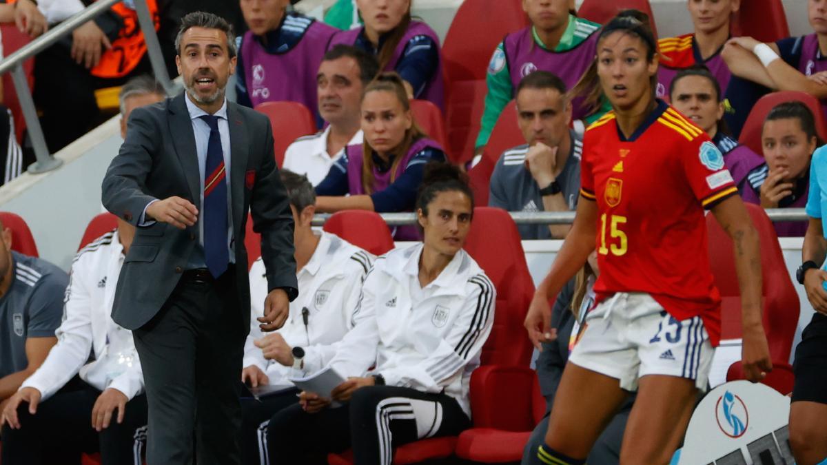 El selecionador de España, Jorge Vilda, tiene mucho trabajo por delante en esta Eurocopa femenina