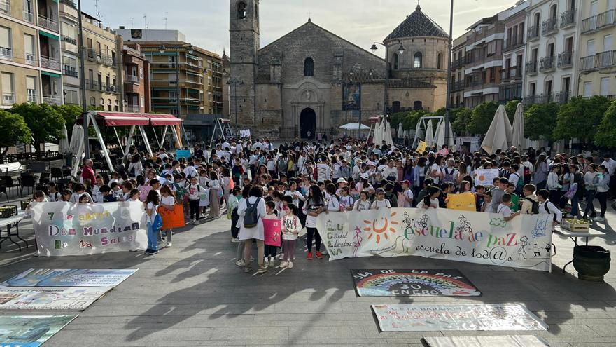 Varias marchas de colegiales por el Día Mundial de la Salud en la provincia de Córdoba