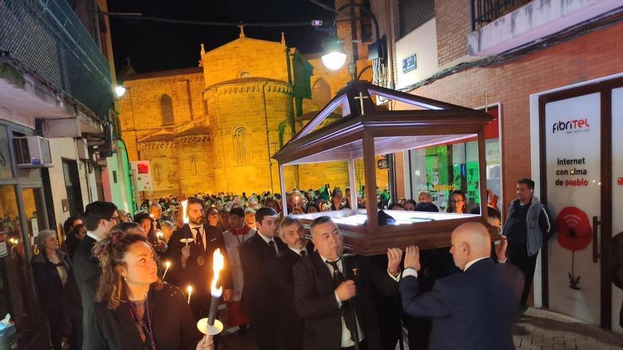 La nueva Procesión el Santo Sepulcro de Benavente, en imágenes
