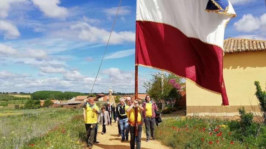 Homenaje en San Román a la Señora del Valle