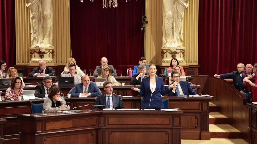 Prohens promete diálogo con Afedeco y Pimeco tras la polémica por las enmiendas de PP y Vox para ayudar a las grandes superficies